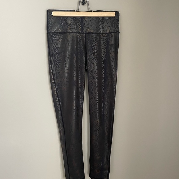 Echelon Snake Skin Leggings - Picture 2 of 7
